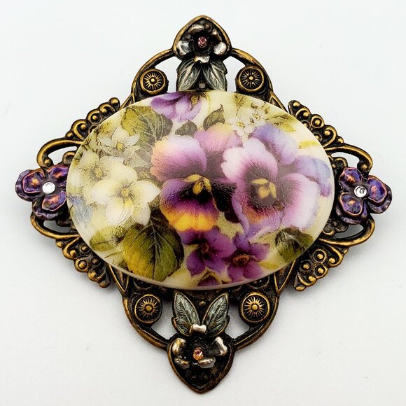 Sweet Romance Jewelry - Vintage SWEET ROMANCE U.S.A. Glass Floral Cameo Pin Brooch Rustic Ornate Bezel